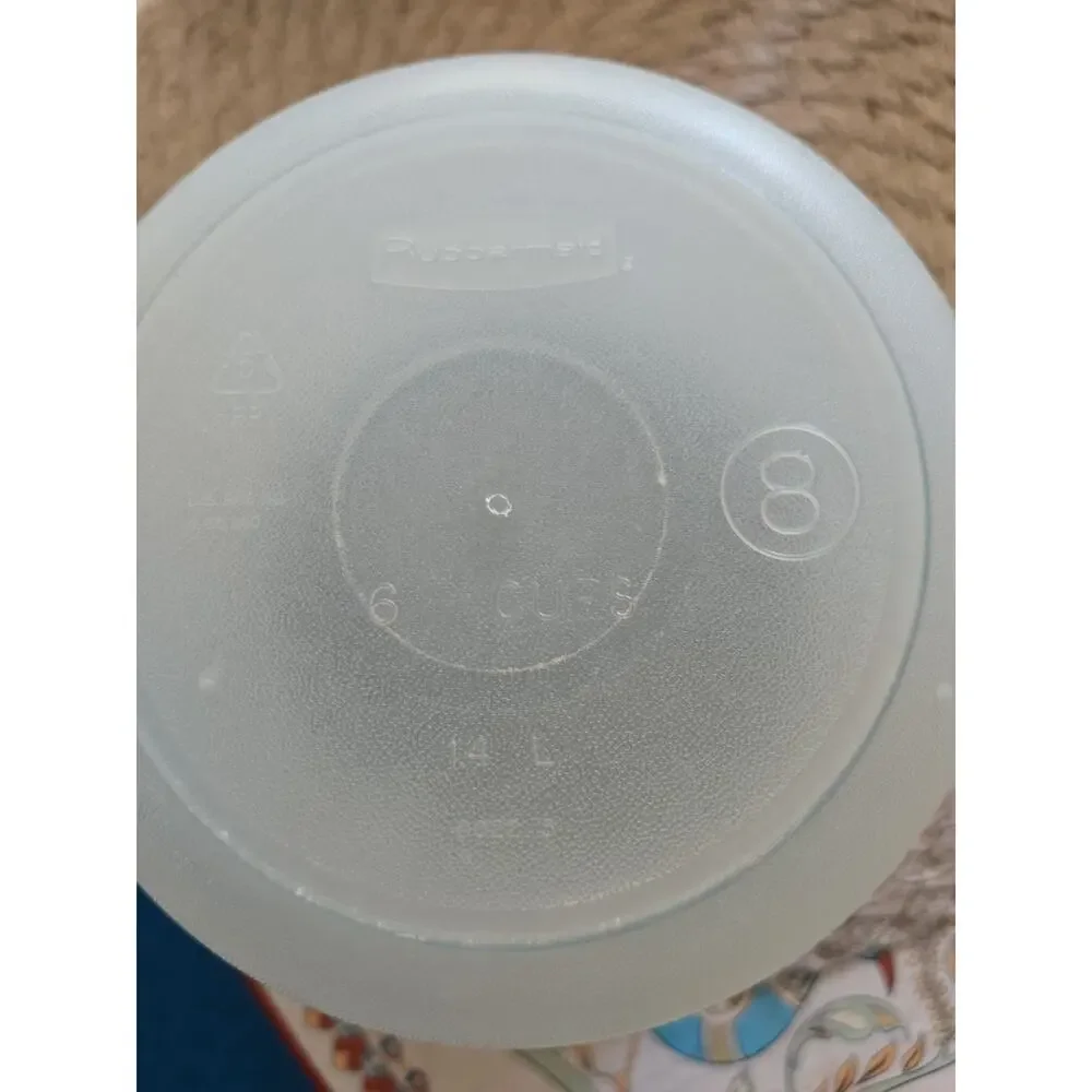 Rubbermaid cup round